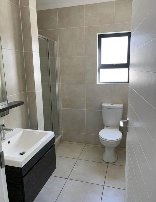 1 Bedroom Property for Sale in Oakdene Gauteng