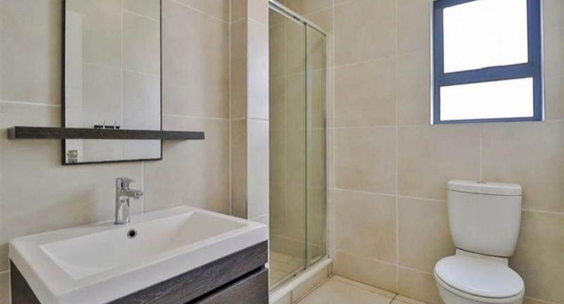 1 Bedroom Property for Sale in Oakdene Gauteng