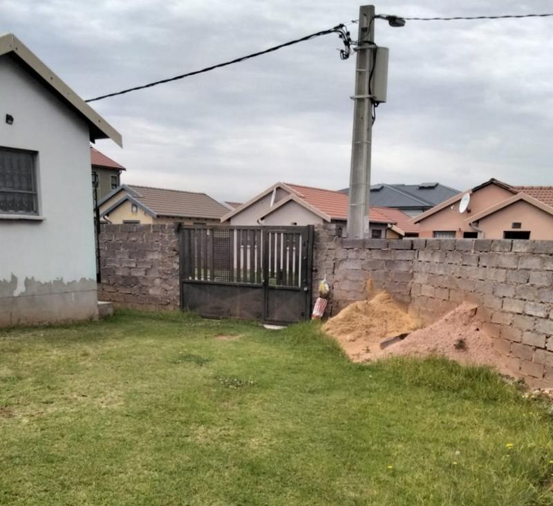 2 Bedroom Property for Sale in Fleurhof Gauteng