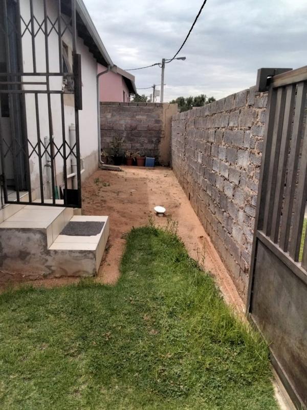 2 Bedroom Property for Sale in Fleurhof Gauteng