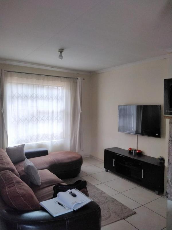 2 Bedroom Property for Sale in Fleurhof Gauteng