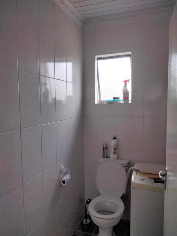 2 Bedroom Property for Sale in Fleurhof Gauteng