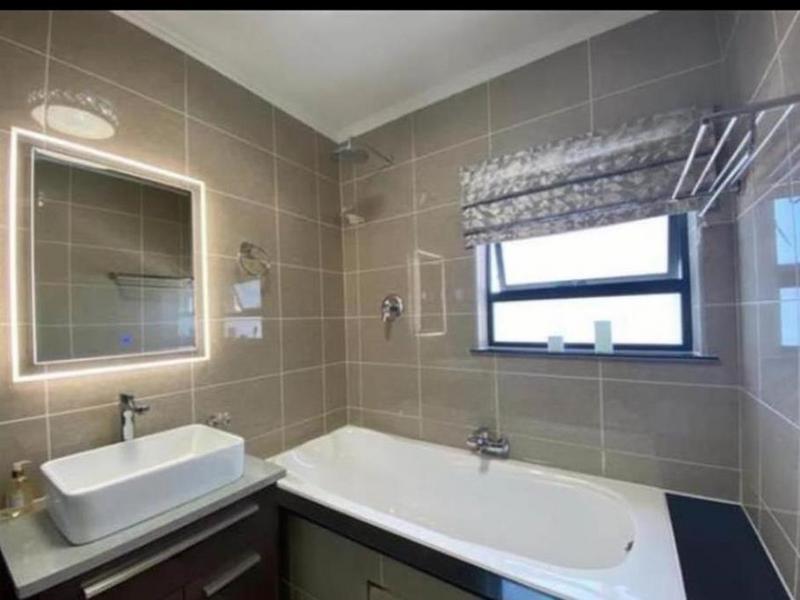 To Let 1 Bedroom Property for Rent in Fourways Gauteng