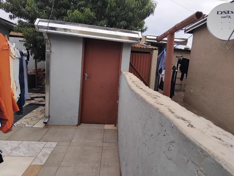3 Bedroom Property for Sale in Moseleke Gauteng