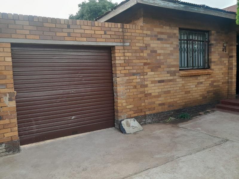 3 Bedroom Property for Sale in Jabavu Gauteng