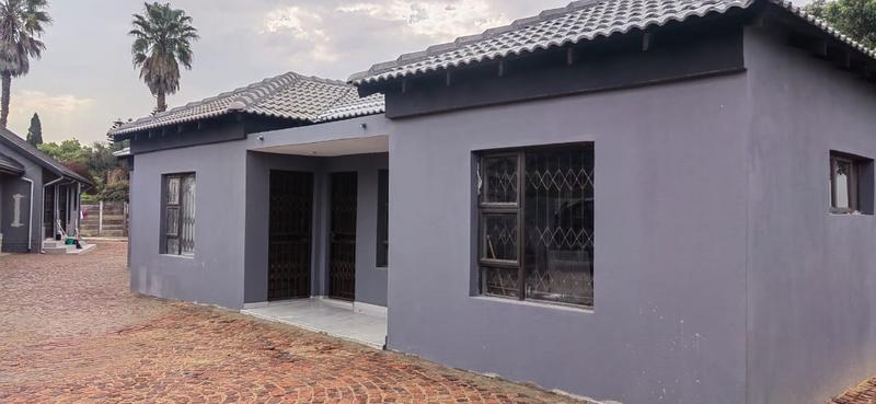 To Let 1 Bedroom Property for Rent in Glen Marais Gauteng