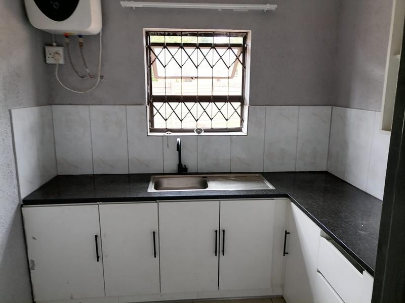 To Let 1 Bedroom Property for Rent in Glen Marais Gauteng