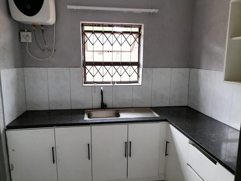 To Let 1 Bedroom Property for Rent in Glen Marais Gauteng