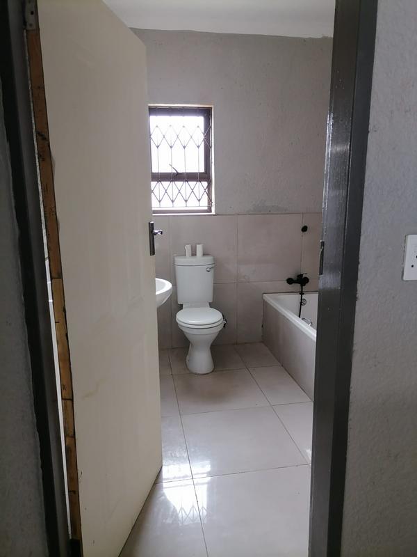 To Let 1 Bedroom Property for Rent in Glen Marais Gauteng