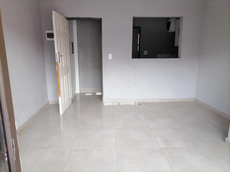 To Let 1 Bedroom Property for Rent in Glen Marais Gauteng