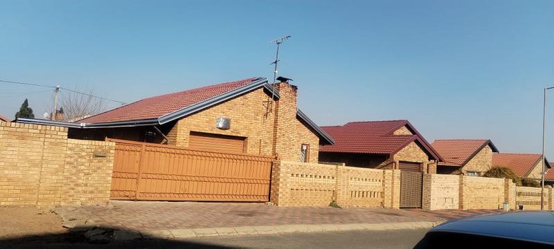 3 Bedroom Property for Sale in Kagiso Gauteng