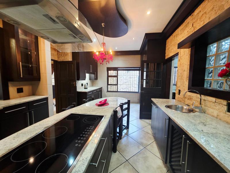 8 Bedroom Property for Sale in Glen Marais Gauteng