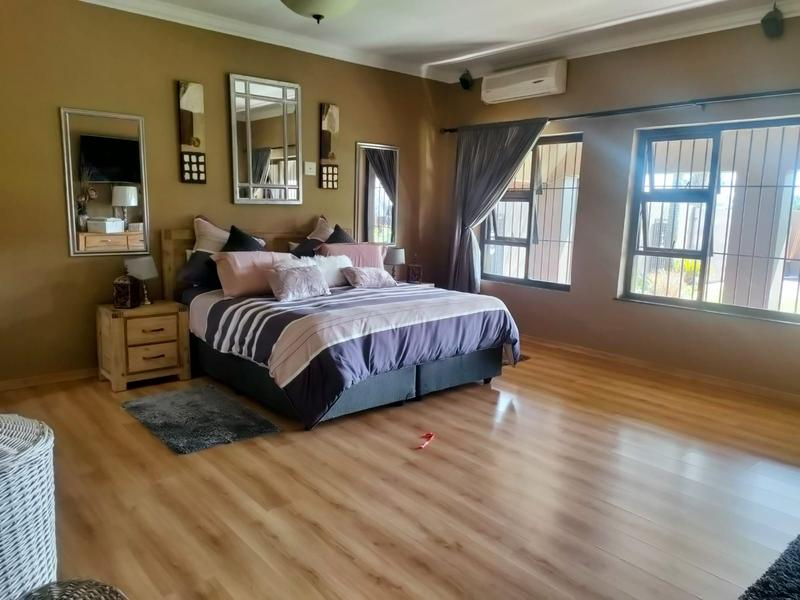 8 Bedroom Property for Sale in Glen Marais Gauteng