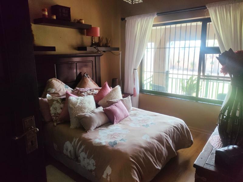8 Bedroom Property for Sale in Glen Marais Gauteng