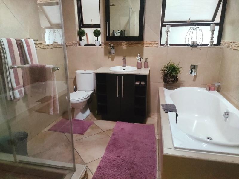 8 Bedroom Property for Sale in Glen Marais Gauteng