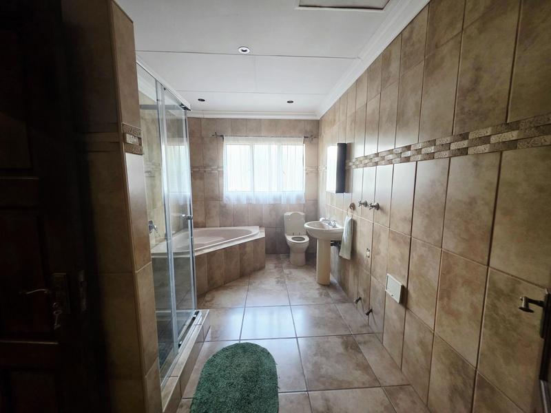 8 Bedroom Property for Sale in Glen Marais Gauteng