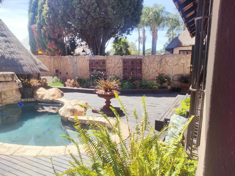 8 Bedroom Property for Sale in Glen Marais Gauteng