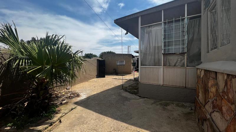 7 Bedroom Property for Sale in Forest Hill Gauteng