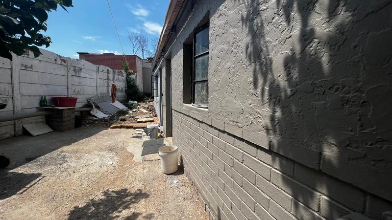 7 Bedroom Property for Sale in Forest Hill Gauteng