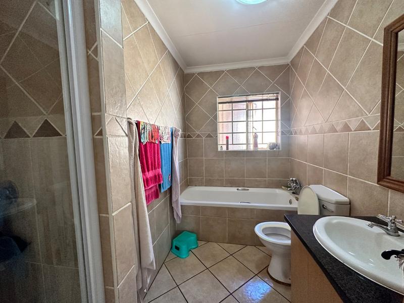 3 Bedroom Property for Sale in Sinoville Gauteng