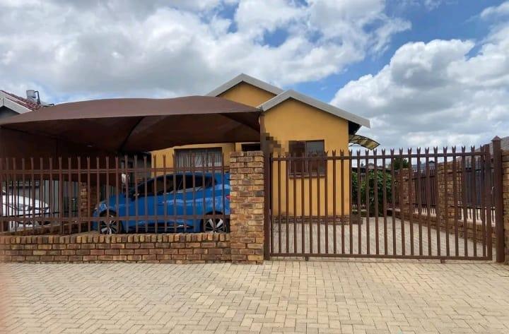 2 Bedroom Property for Sale in Soshanguve VV Gauteng
