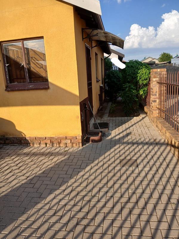2 Bedroom Property for Sale in Soshanguve VV Gauteng