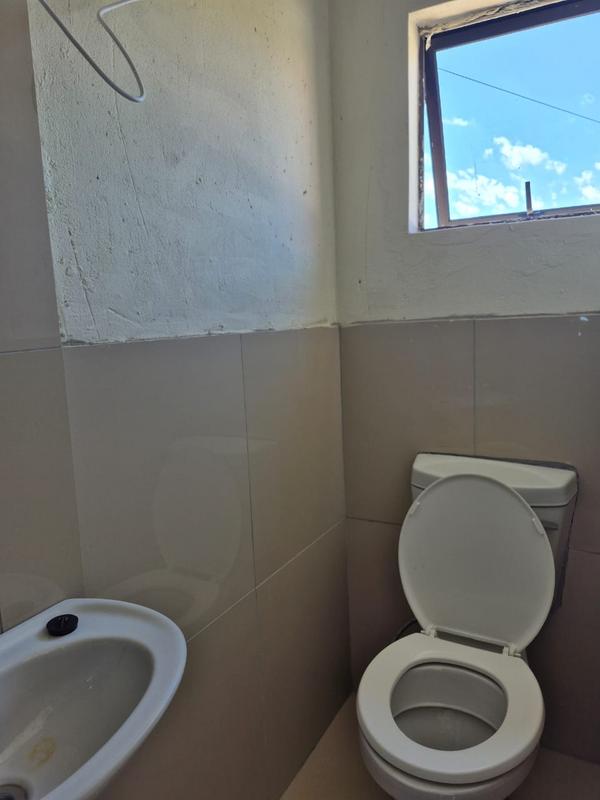 To Let 1 Bedroom Property for Rent in Birchleigh North Gauteng