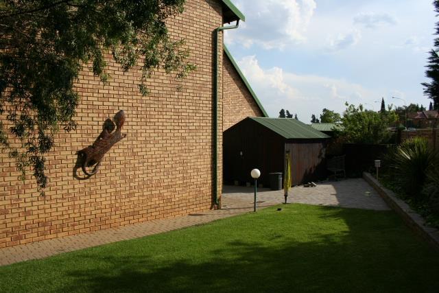 2 Bedroom Property for Sale in Van Riebeeck Park Gauteng