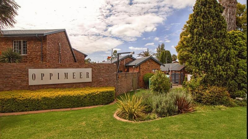 2 Bedroom Property for Sale in Van Riebeeck Park Gauteng