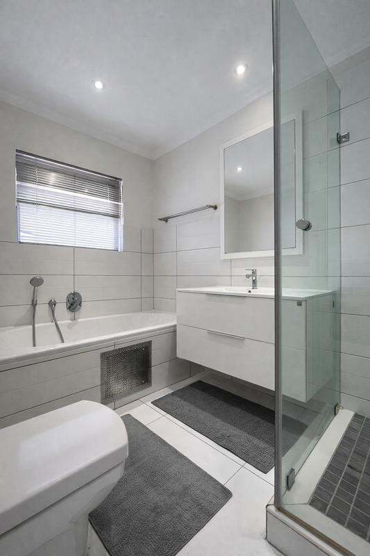 5 Bedroom Property for Sale in Waterkloof Ridge Gauteng