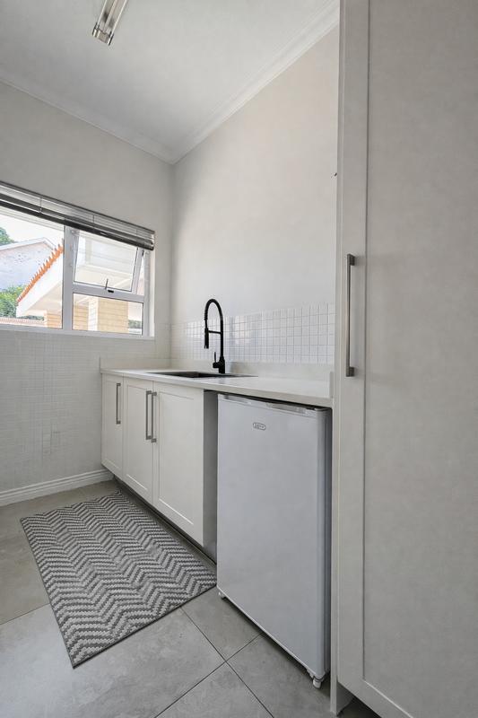 5 Bedroom Property for Sale in Waterkloof Ridge Gauteng