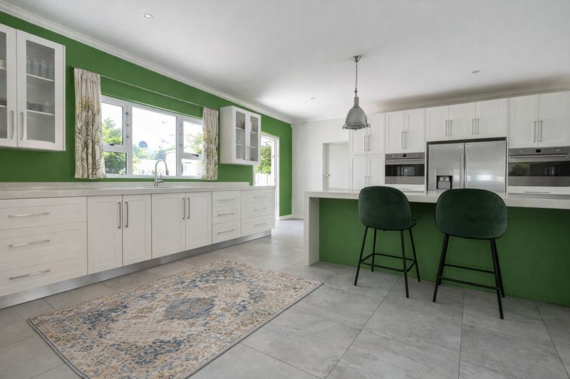 5 Bedroom Property for Sale in Waterkloof Ridge Gauteng