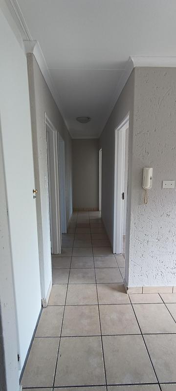 To Let 3 Bedroom Property for Rent in Kenleaf Gauteng