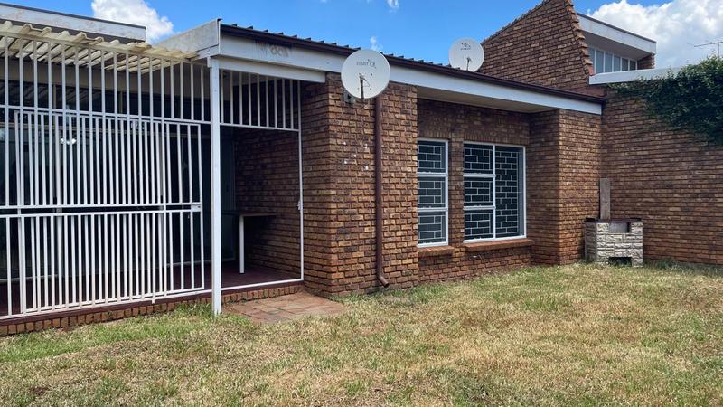3 Bedroom Property for Sale in Flora Gardens Gauteng