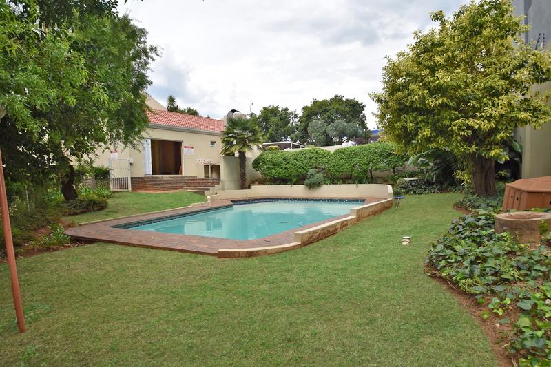 To Let 3 Bedroom Property for Rent in Sandown Gauteng