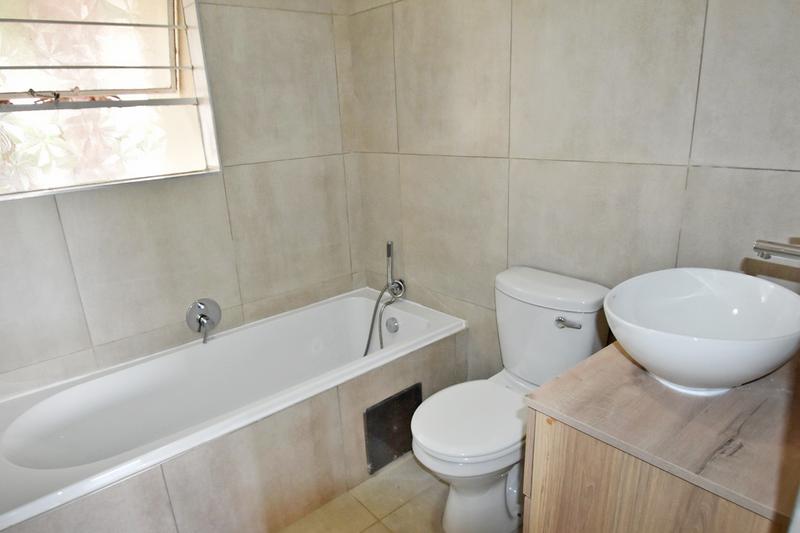 To Let 3 Bedroom Property for Rent in Sandown Gauteng