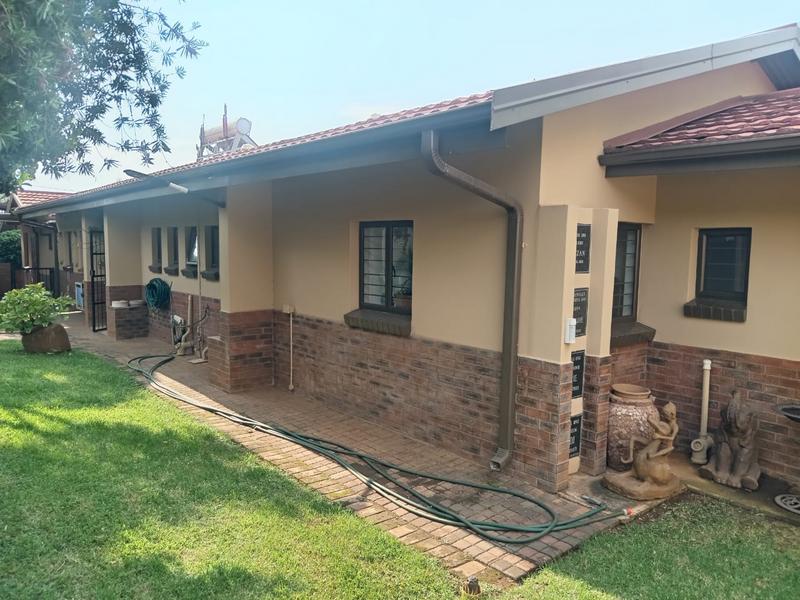 5 Bedroom Property for Sale in Pretoria Gardens Gauteng