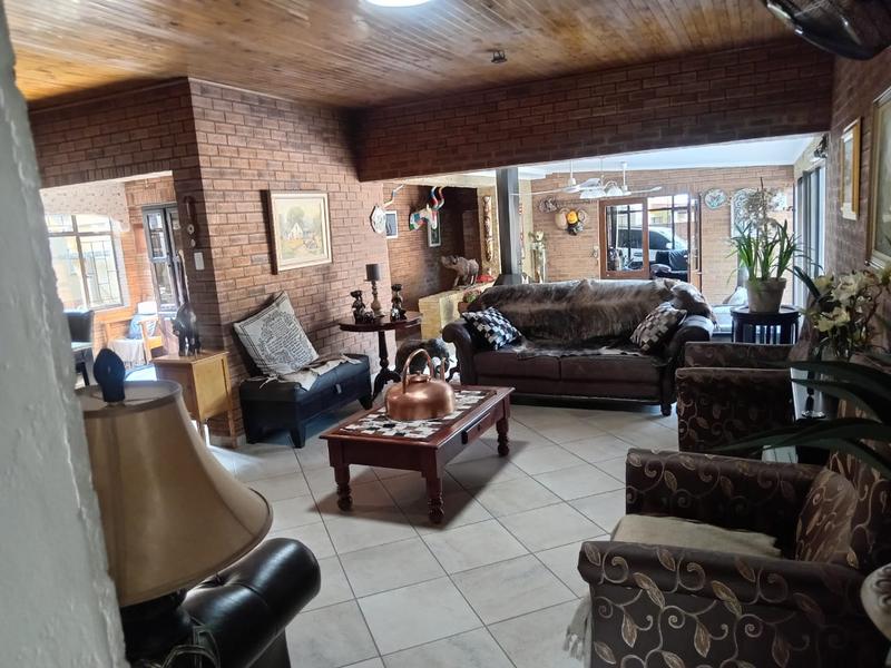 5 Bedroom Property for Sale in Pretoria Gardens Gauteng