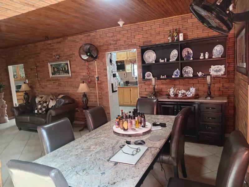 5 Bedroom Property for Sale in Pretoria Gardens Gauteng