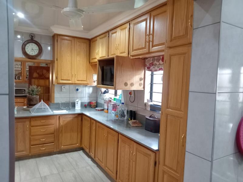 5 Bedroom Property for Sale in Pretoria Gardens Gauteng