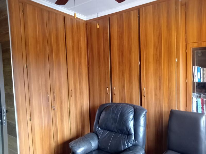 5 Bedroom Property for Sale in Pretoria Gardens Gauteng