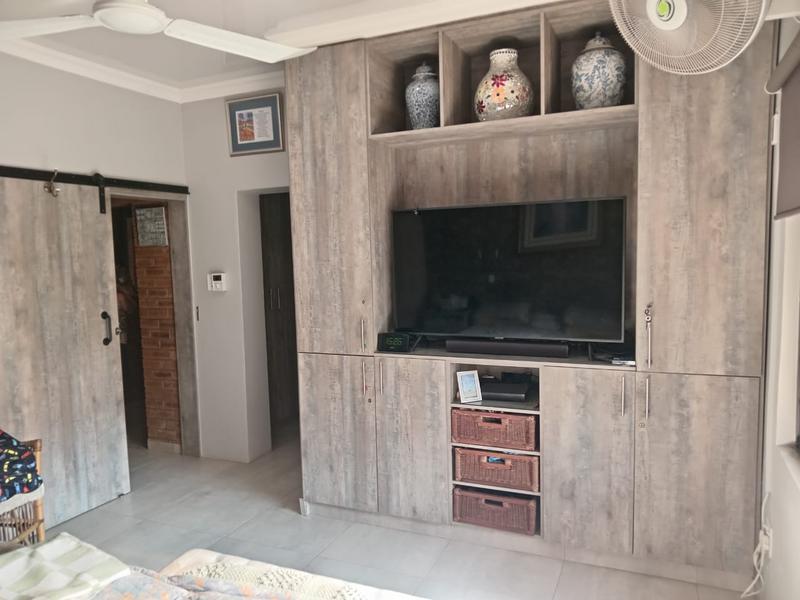 5 Bedroom Property for Sale in Pretoria Gardens Gauteng