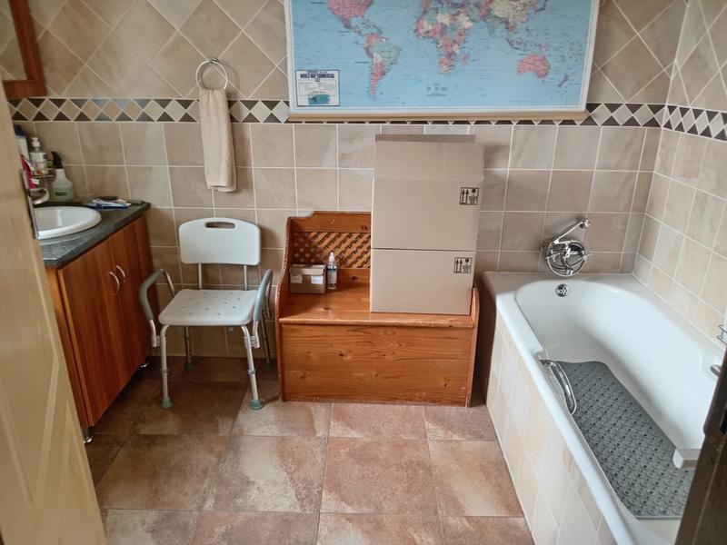 5 Bedroom Property for Sale in Pretoria Gardens Gauteng