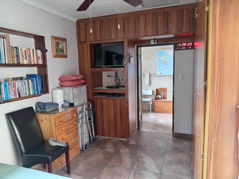 5 Bedroom Property for Sale in Pretoria Gardens Gauteng