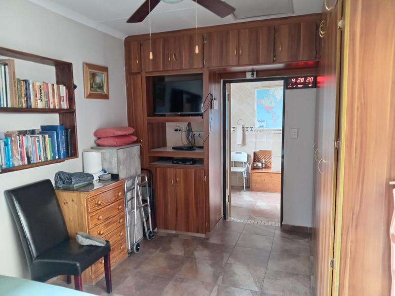 5 Bedroom Property for Sale in Pretoria Gardens Gauteng