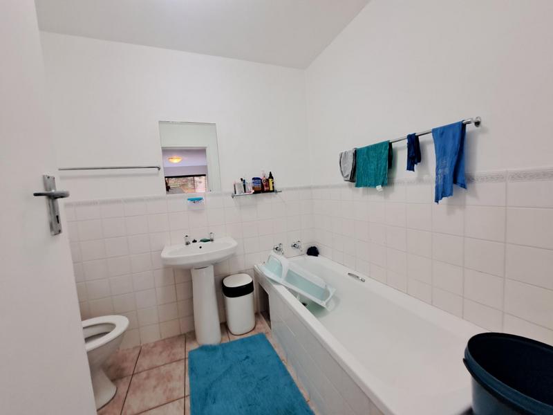 To Let 3 Bedroom Property for Rent in Die Hoewes Gauteng