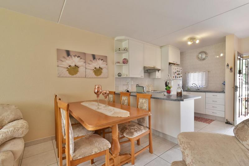 3 Bedroom Property for Sale in Oakdene Gauteng