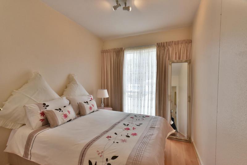 3 Bedroom Property for Sale in Oakdene Gauteng