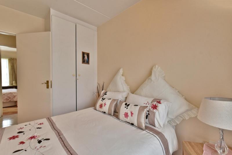 3 Bedroom Property for Sale in Oakdene Gauteng