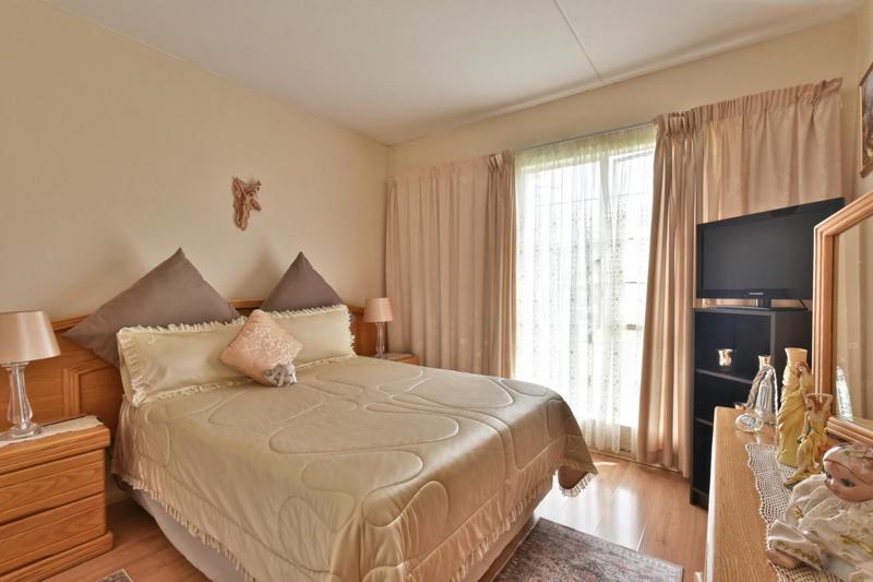 3 Bedroom Property for Sale in Oakdene Gauteng